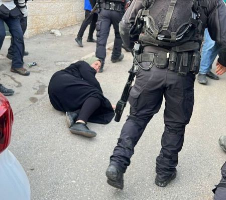 القدس : قمع مظاهرة مساندة لعائلة سالم في الشيخ جراح 